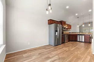 1002 Hidden Oaks Dr, Burleson, TX 76028 - Photo 13