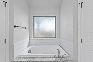 323 Heritage Trail, Granbury, TX 76048 - Photo 23