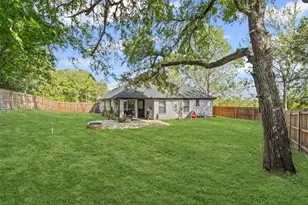 323 Heritage Trail, Granbury, TX 76048 - Photo 33