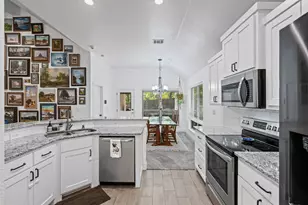 323 Heritage Trail, Granbury, TX 76048 - Photo 13