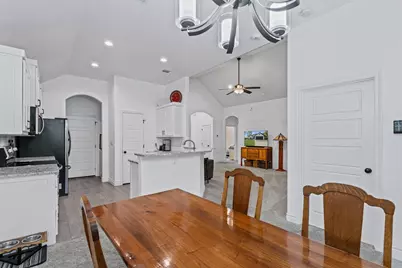 323 Heritage Trail, Granbury, TX 76048 - Photo 15