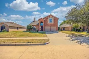 1009 Windsor Dr, Saginaw, TX 76179 - Photo 3