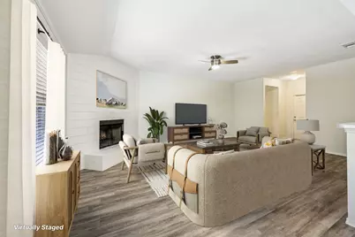 906 Creekview Drive, Waxahachie, TX 75165 - Photo 3