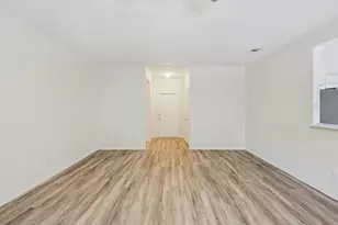 906 Creekview Dr, Waxahachie, TX 75165 - Photo 7