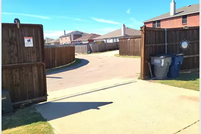 1003 Graystone Drive, Lancaster, TX 75134 - Photo 39