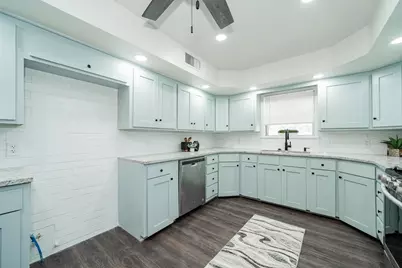 802 Division Street, Greenville, TX 75401 - Photo 13