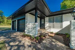 802 Division St, Greenville, TX 75401 - Photo 3