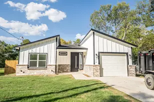 316 Beckham St W, Sulphur Springs, TX 75482 - Photo 1