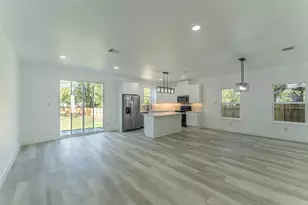 316 Beckham St W, Sulphur Springs, TX 75482 - Photo 3