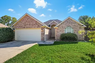 516 Oak Lake St, Lake Dallas, TX 75065 - Photo 1