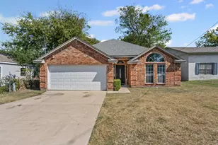 321 Meadow Park Dr, White Settlement, TX 76108 - Photo 1