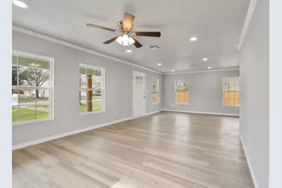 910 S Seaman Street, Eastland, TX 76448 - Photo 3