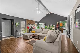 2111 Turf Club Dr, Arlington, TX 76017 - Photo 3