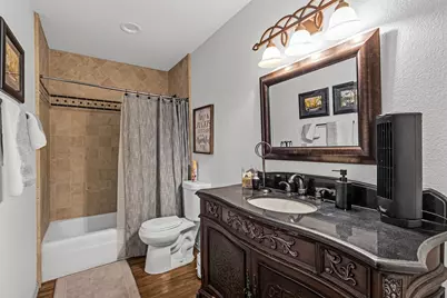 1805 Lakecrest Court, Carrollton, TX 75006 - Photo 19