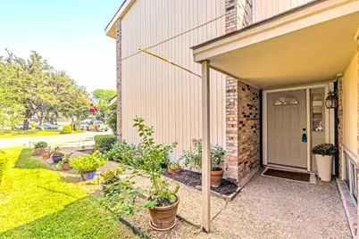 1805 Lakecrest Court, Carrollton, TX 75006 - Photo 3