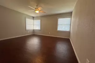 525 W Hanna St, Denison, TX 75020 - Photo 9