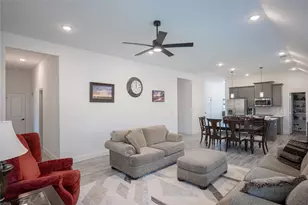 297 Sparkling Spgs Dr, Waxahachie, TX 75165 - Photo 11