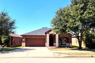 912 Iona Dr, Fort Worth, TX 76120 - Photo 1