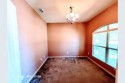 912 Iona Drive, Fort Worth, TX 76120 - Photo 5