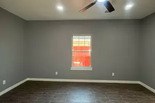 800 Oak Creek Dr, Hutchins, TX 75141 - Photo 9