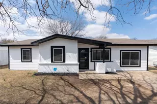 3712 Preston Dr, Fort Worth, TX 76119 - Photo 3