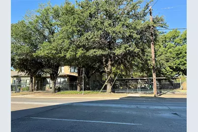 203 N Rockwall Avenue, Terrell, TX 75160 - Photo 3
