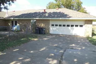 1220 Meadowbrook St, Ranger, TX 76470 - Photo 23