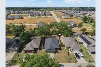 409 Grayson Court, Joshua, TX 76058 - Photo 27