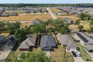 409 Grayson Ct, Joshua, TX 76058 - Photo 27