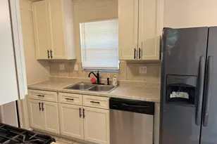 625 S Andrews Ave, Sherman, TX 75090 - Photo 13