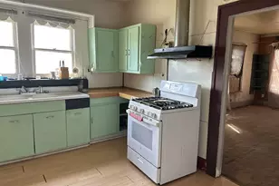 411 S Santa Fe St, Wolfe City, TX 75496 - Photo 5