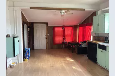 411 S Santa Fe Street, Wolfe City, TX 75496 - Photo 9