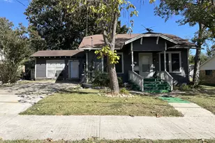 411 S Santa Fe St, Wolfe City, TX 75496 - Photo 3