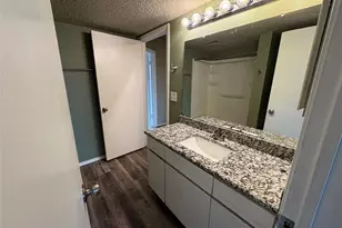 808 W Collins St, Denton, TX 76201 - Photo 13