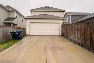 5565 Willamette Dr, Fort Worth, TX 76119 - Photo 5