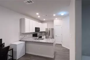 5565 Willamette Dr, Fort Worth, TX 76119 - Photo 9