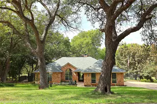7108 Westover Dr, Granbury, TX 76049 - Photo 3