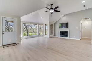 7108 Westover Dr, Granbury, TX 76049 - Photo 9