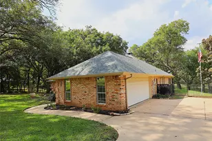 7108 Westover Dr, Granbury, TX 76049 - Photo 3