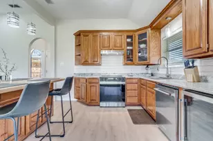 7108 Westover Dr, Granbury, TX 76049 - Photo 5