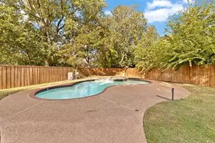 2505 Classic Ct W, Bedford, TX 76021 - Photo 31