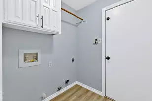 2505 Classic Ct W, Bedford, TX 76021 - Photo 17