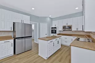 2505 Classic Ct W, Bedford, TX 76021 - Photo 15