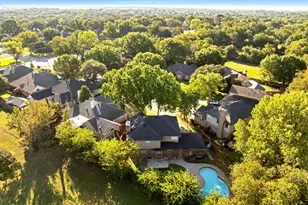 2505 Classic Ct W, Bedford, TX 76021 - Photo 35