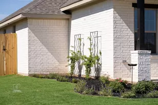 713 Raylan St, Springtown, TX 76082 - Photo 31