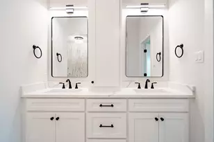 713 Raylan St, Springtown, TX 76082 - Photo 15