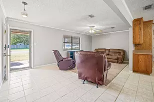 103 Spicewood Dr, Stephenville, TX 76401 - Photo 5