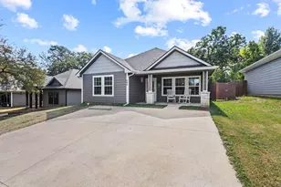 608 E Shepherd St, Denison, TX 75021 - Photo 1