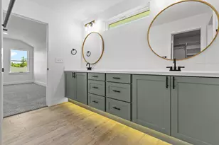 16513 Crossing Cir, Lindale, TX 75771 - Photo 17