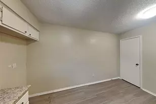 852 Summercrest Blvd, Burleson, TX 76028 - Photo 5